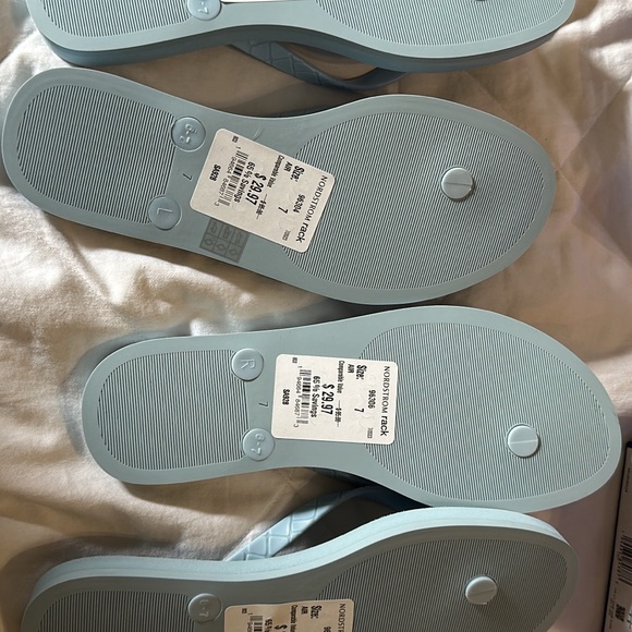 Stuart Weitzman flip flops - Picture 3 of 3